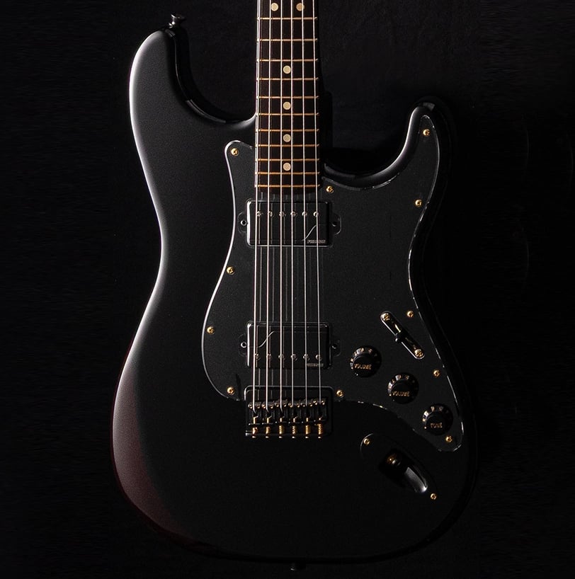 Limited Ken Stratocaster® Dodome – Fender