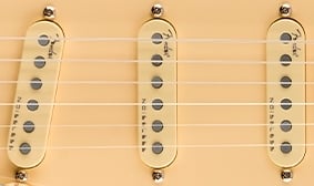 American Ultra Luxe Stratocaster® ULTRA NOISELESS VINTAGE PICKUPS