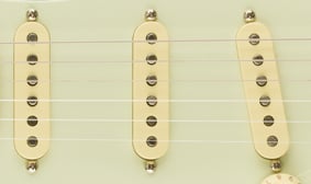American Professional II Stratocaster® 左手 V-MOD II PICKUPS