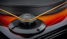 Fender® x MoFi American Vintage Turntable ISOLATED AC SYNCHRONOUS MOTOR