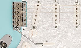 Limited Edition Cory Wong Stratocaster® VINTAGE-STIJL 6-SCHROEFS GESYNCHRONISEERDE TREMOLO