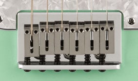 Tom DeLonge Stratocaster® VASTE STRATOCASTER® BRUG MET BLOKZADELS