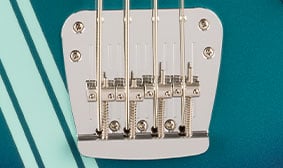 Vintera® II '70s Competition Mustang® Bass VINTAGE-STYLE MUSTANG® BASS BRIDGE