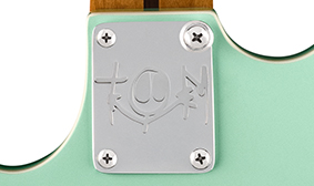 Tom DeLonge Starcaster® CUSTOM TOM DELONGE HALSPLAAT