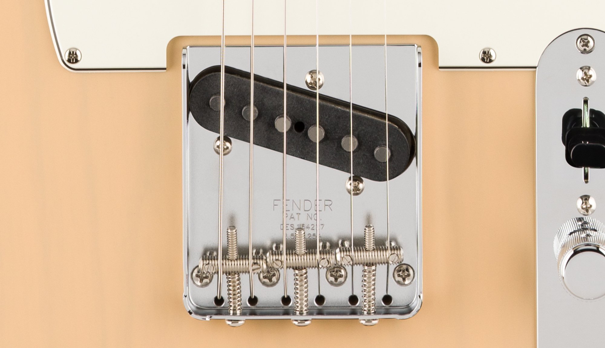 Vintera® III Mid '60s Telecaster® VINTAGE-STYLE 3-SADDLE BRIDGE WITH THREADED STEEL SADDLES