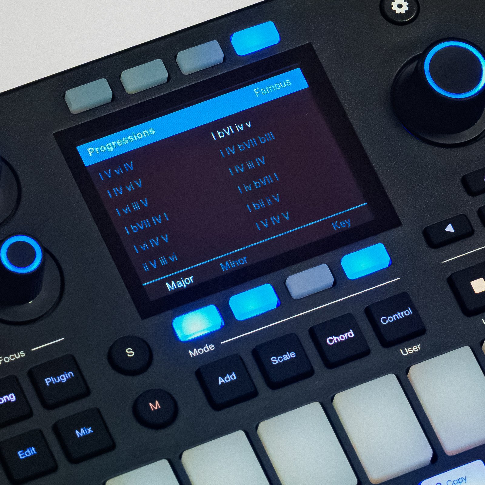 Motion 32 SMART CHORDS & SMART SCALES