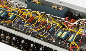'64 Custom Deluxe Reverb® Hand-Wired Circuitry