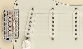 Albert Hammond Jr Stratocaster® CUSTOM CERAMIC SINGLE-COIL PICKUPS