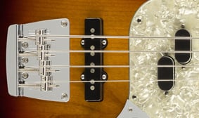 American Performer Mustang® Bass New Yosemite Pickups