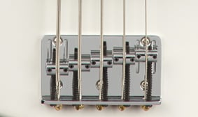 Player Jazz Bass® V 5-SADDLE BRIDGE