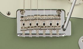 Limited Edition Player Stratocaster®, Fiesta Red 2-POINT TREMOLO BRIDGE