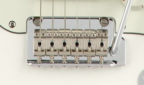 Limited Edition Player Stratocaster® HSS Roasted Neck, Shell Pink 2-POINT TREMOLO BRIDGE