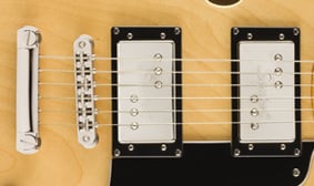 Classic Vibe Starcaster® FENDER-DESIGNED WIDE RANGE HUMBUCKING PICKUPS