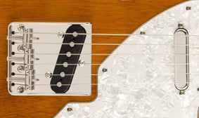 经典氛围 60 年代 Telecaster® Thinline FENDER-DESIGNED ALNICO PICKUPS
