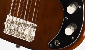 Classic Vibe '70s Precision Bass® NICKEL-PLATED HARDWARE