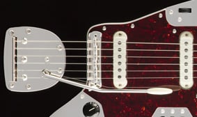 Classic Vibe '70s Jaguar® FENDER-DESIGNED ALNICO PICKUPS