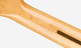 Limited Edition Classic Vibe '70s Jazz Bass®, Aztec Gold VINTAGE-TINT GLOSS NECK FINISH