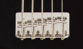Classic Vibe '70s Jazz Bass® V VINTAGE-STYLE BRIDGE