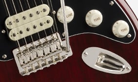 Classic Vibe '70s Stratocaster® HSS NICKEL-PLATED HARDWARE
